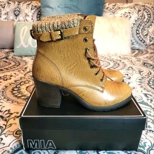 Brown Lace-up Boots NWT